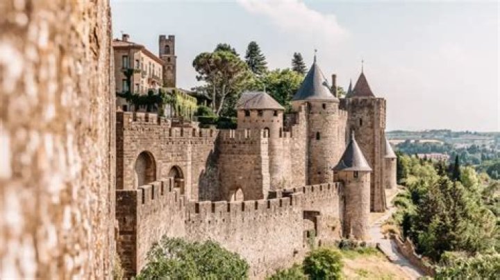 How do you score cities in Carcassonne?