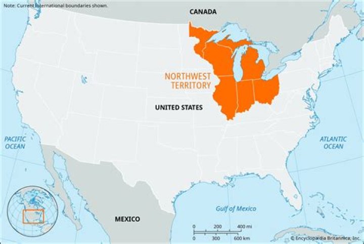 How is territory counted in go?